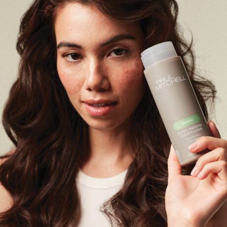 SuperSmoothConditioner-Gallery-Model-InHand-Jan25