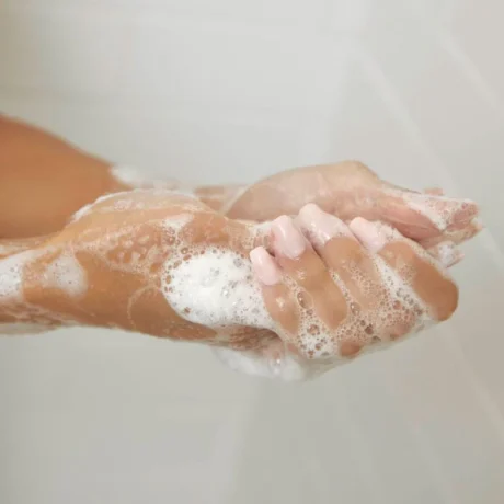 TT_HempRestoringShampooAndBodyWash_InUse